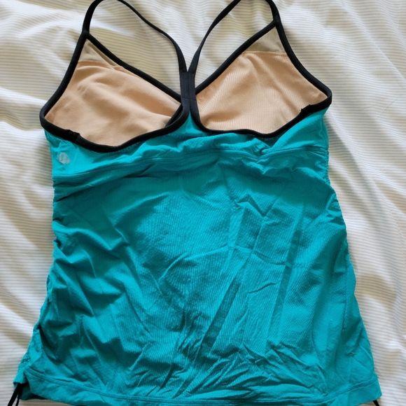Lululemon tank top size 8 - Picture 2 of 3